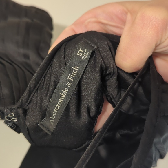 Abercrombie & Fitch Black Pleated Cutout Maxi Dress - Picture 9 of 9